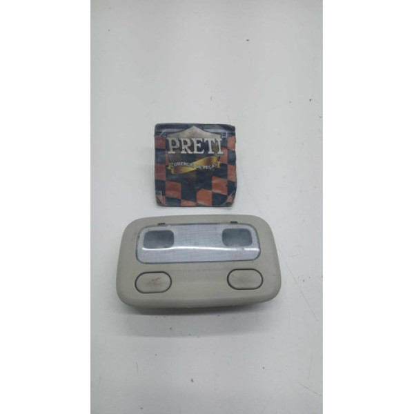 Luz Cortesia Nissan Livina 2013