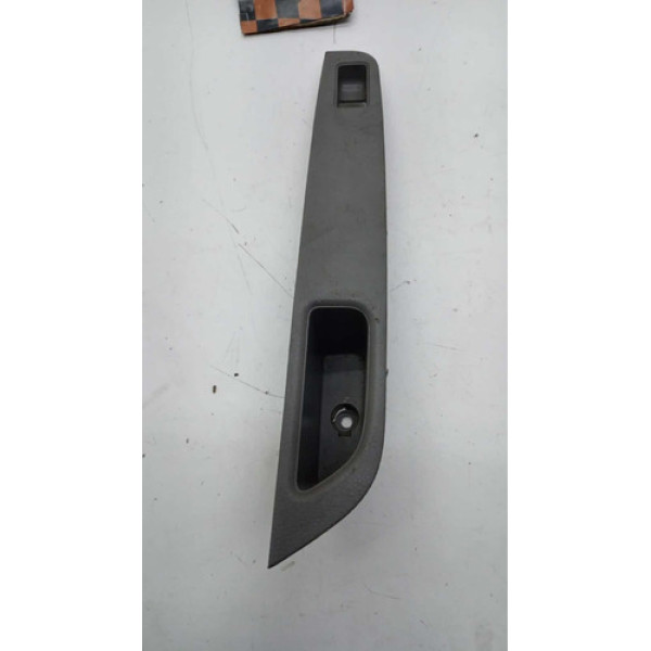 Moldura Botão Vidro Traseiro Esquerdo Nissan Livina 2013