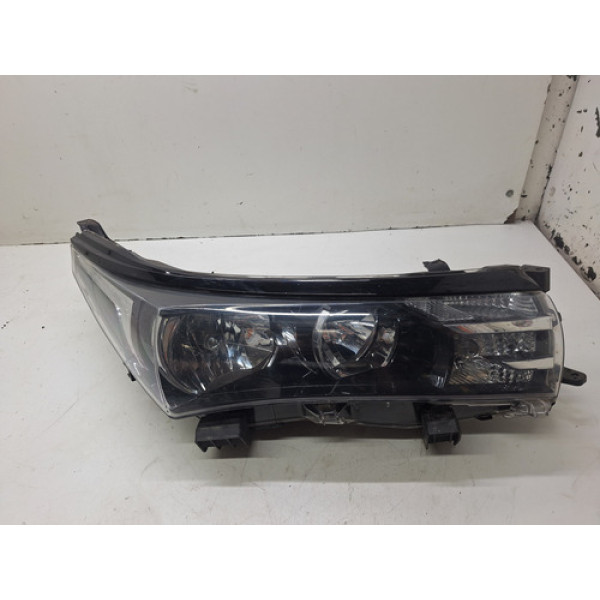 Farol Lado Direito Toyota Corolla 2015 / 2016 Detalhe Trava