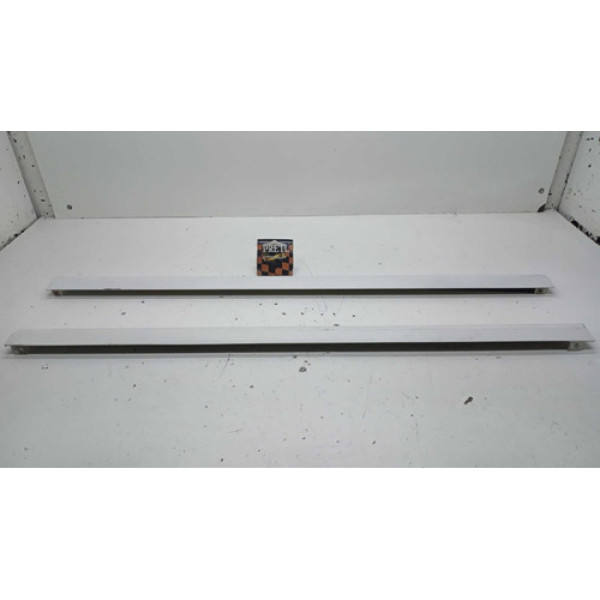 Par Aplique Traseiro Volkswagen Kombi 2010