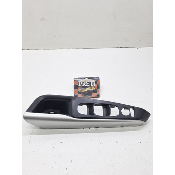 Moldura Botao Vidro Dianteiro Esquerdo Nissan Kicks 2020