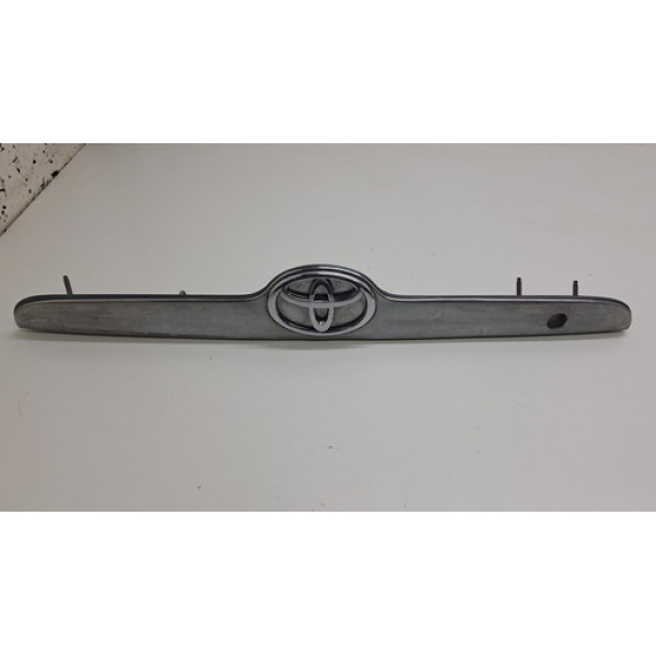 Régua Tampa Traseira Toyota Corolla 2006 