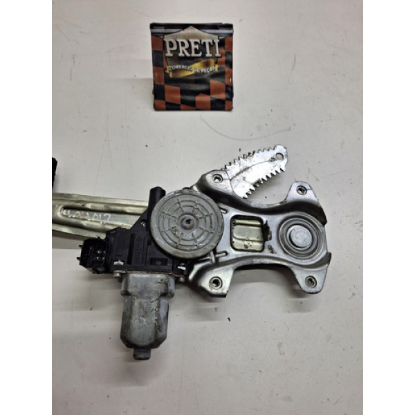 Maquina De Vidro Traseira Direita Nissan Livia 2014 