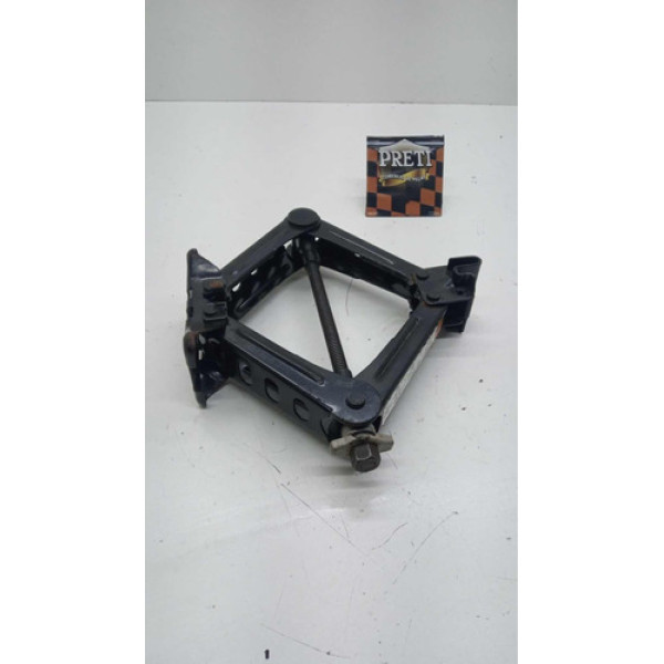 Macaco Fiat Linea 2012