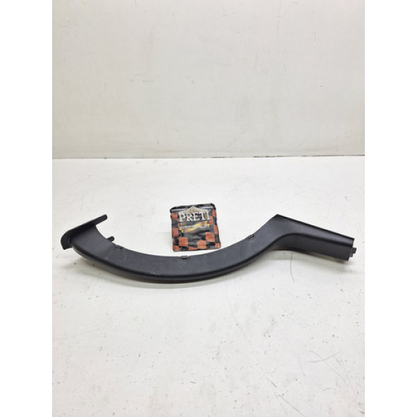 Acabamento Dobradiça Dir. Tampa Traseira Mercedes Cla 2017