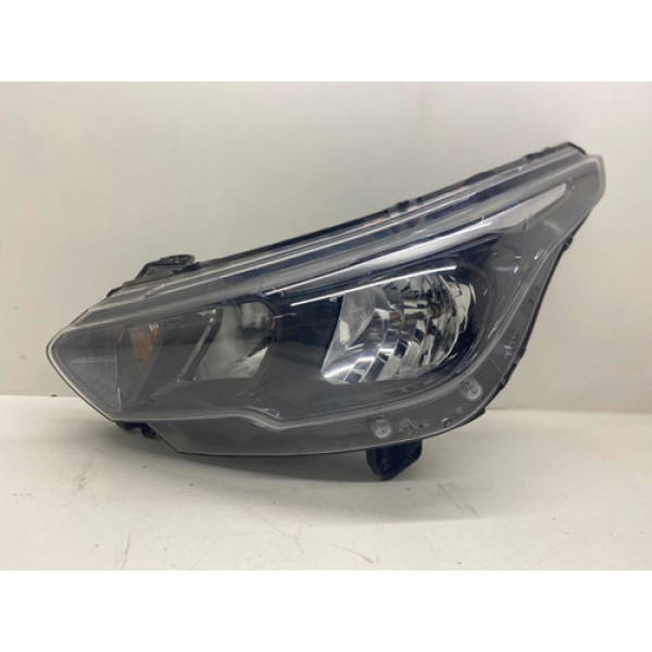 Farol Fiat Argo 2018 L/e Com Detalhe