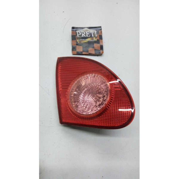 Lanterna Tampa Traseira Esquerda Toyota Corolla 2005