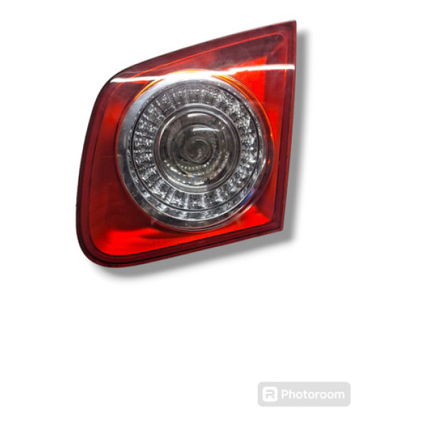 Lanterna Tampa Lado Direito Vw Jetta 2008 / 2010 