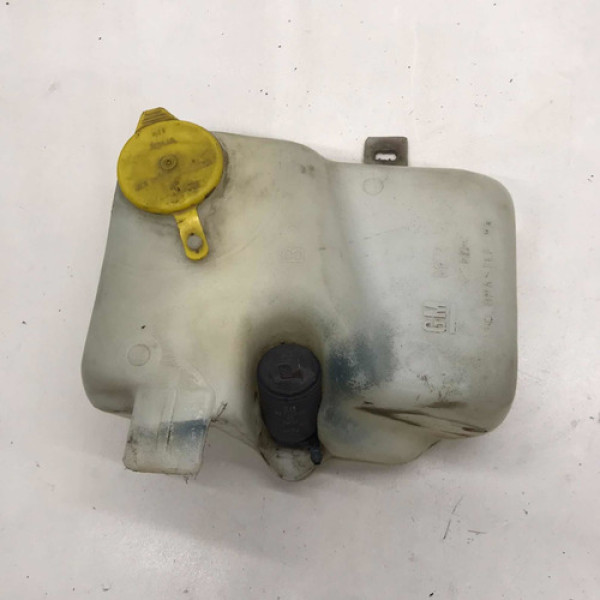 Reservatório De Água Do Esguicho Para Brisa Celta 2010