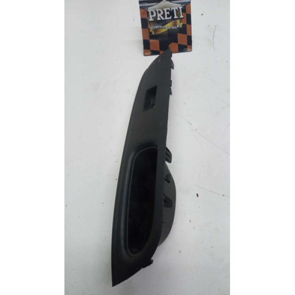 Moldura Botão Dianteiro Direito Nissan Versa  2014