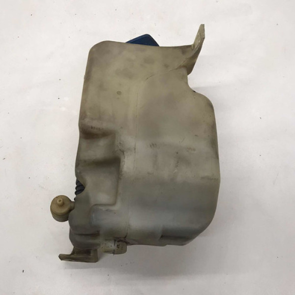 Reservatório De Água Do Esguicho Para Brisa Golf 2005