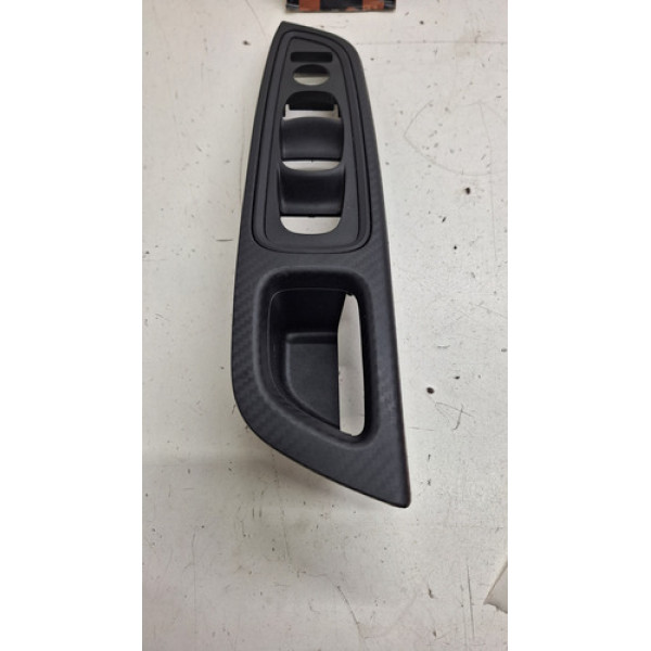 Moldura Botão Dianteiro Esquerdo Nissan Kicks 2022 / 2023 