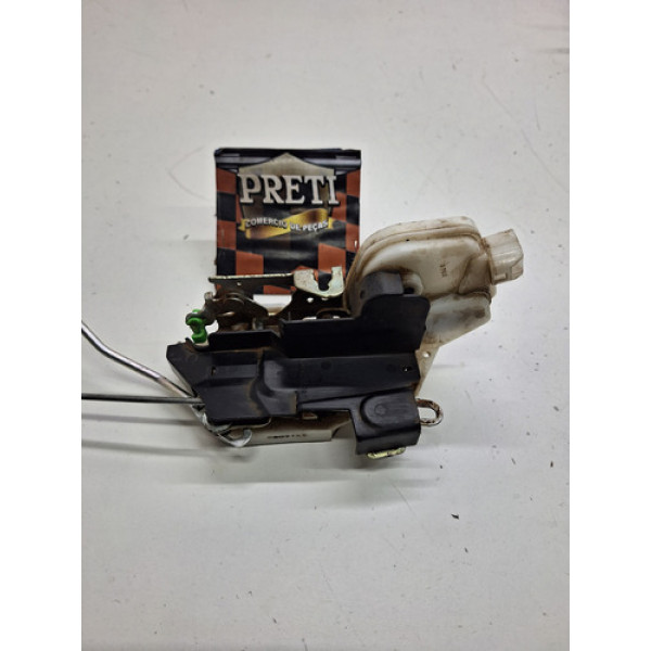 Fechadura De Porta Dianteira Direita Mitsubishi Tr4 2013 