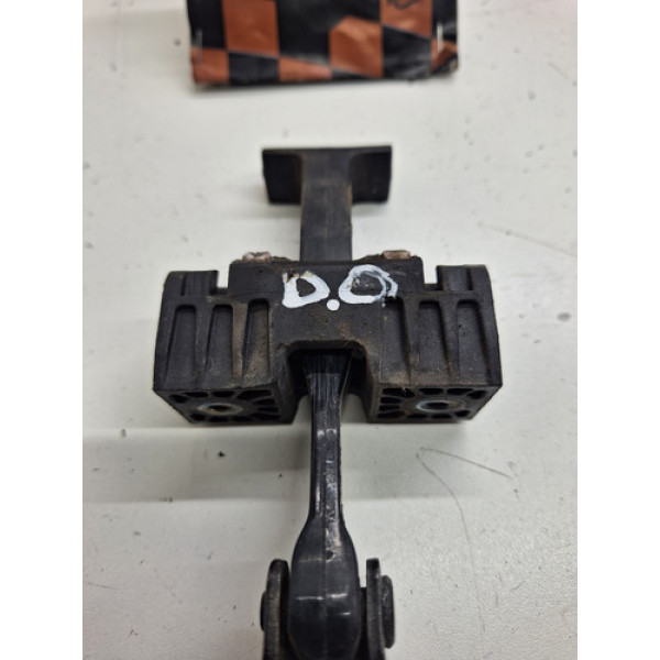 Limitador De Porta Dianteiro Direito Vw Voyage G6 2015