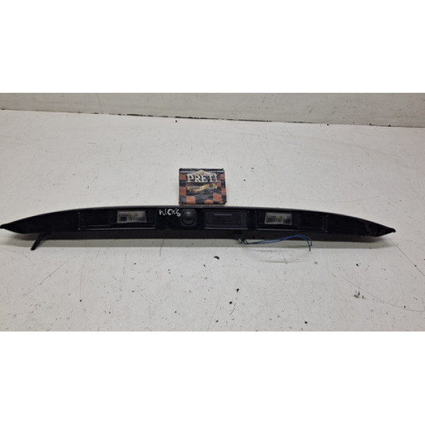 Aplique Tampa Traseira E Luz De Placa Nissan Kicks 2020 2021