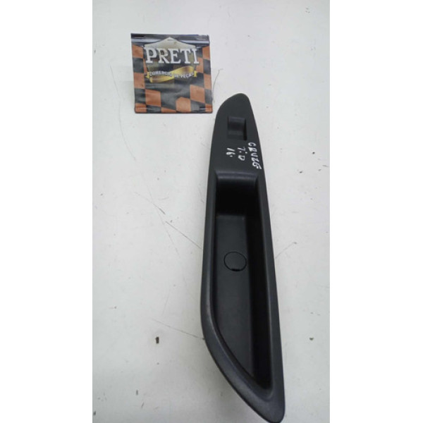 Moldura Botão Traseiro Direito Chevrolet Cruze 2016