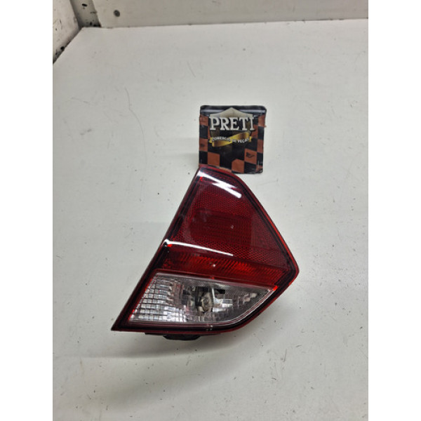 Lanterna Tampa Traseira Lado Direito Vw Voyage G6 1.6 2015