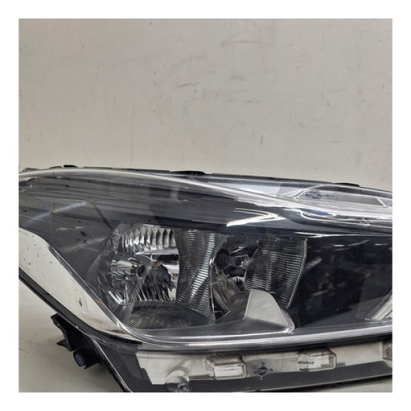 Farol Lado Direito Nissan Kicks 2019 / 2020 C/detalhe 