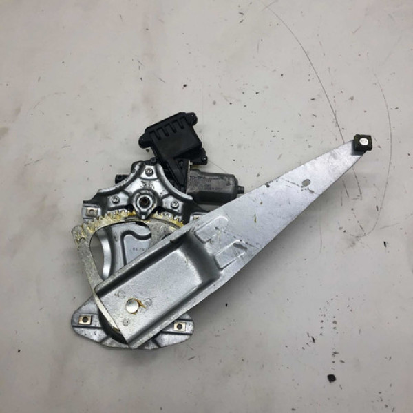 Máquina De Vidro Traseira Yaris Sedan 2018 A 2022 L/d