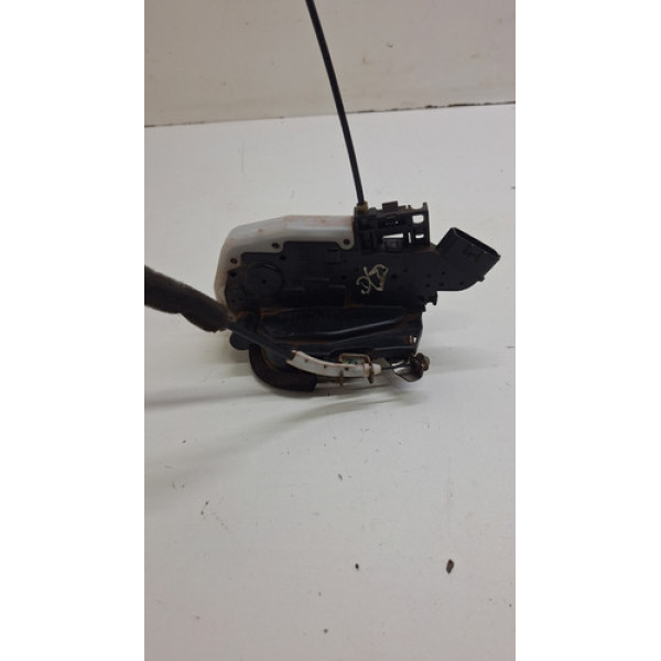 Fechadura Porta Dianteira Lado Direita Nissan Tiida 2010