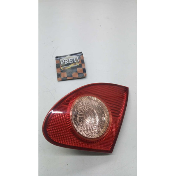 Lanterna Tampa Traseira Direita Toyota Corolla 2005