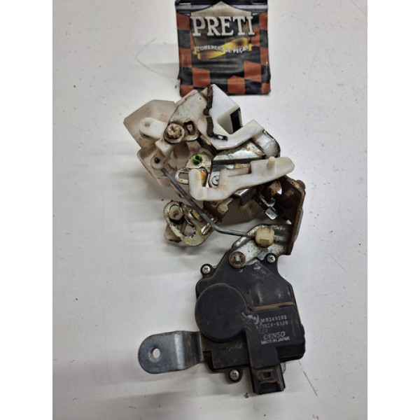 Fechadura De Porta Traseira Direita Mitsubishi Tr4 2013 