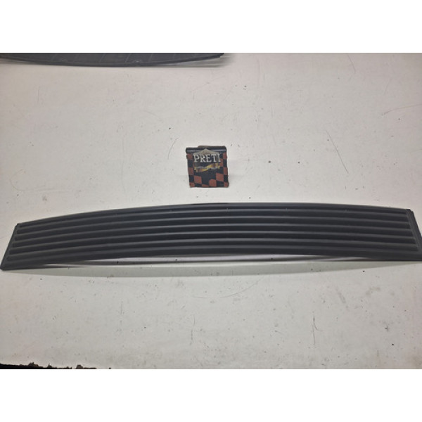 Grade Do Parachoque Dianteiro Volkswagen Kombi 2013 