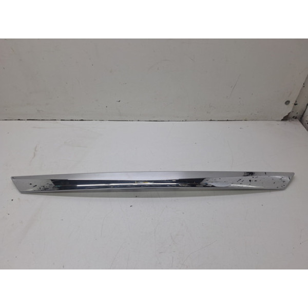 Moldura Aplique Tampa Traseira Nissan Sentra 2014 Detalhe