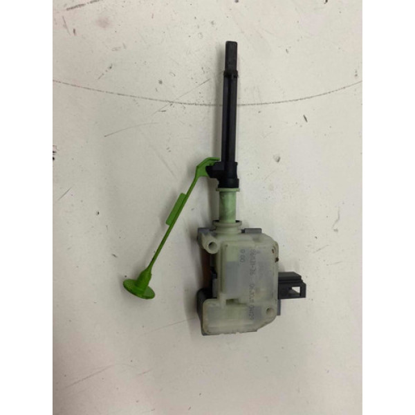 Trava Da Portinhola Volvo Xc60 T5 2008 A 2012